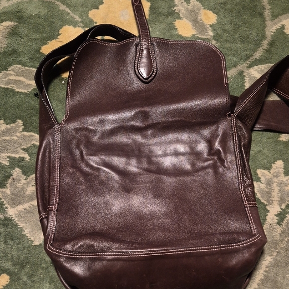 Stylish Brown Leather Shoulder Bag - Picture 9 of 12